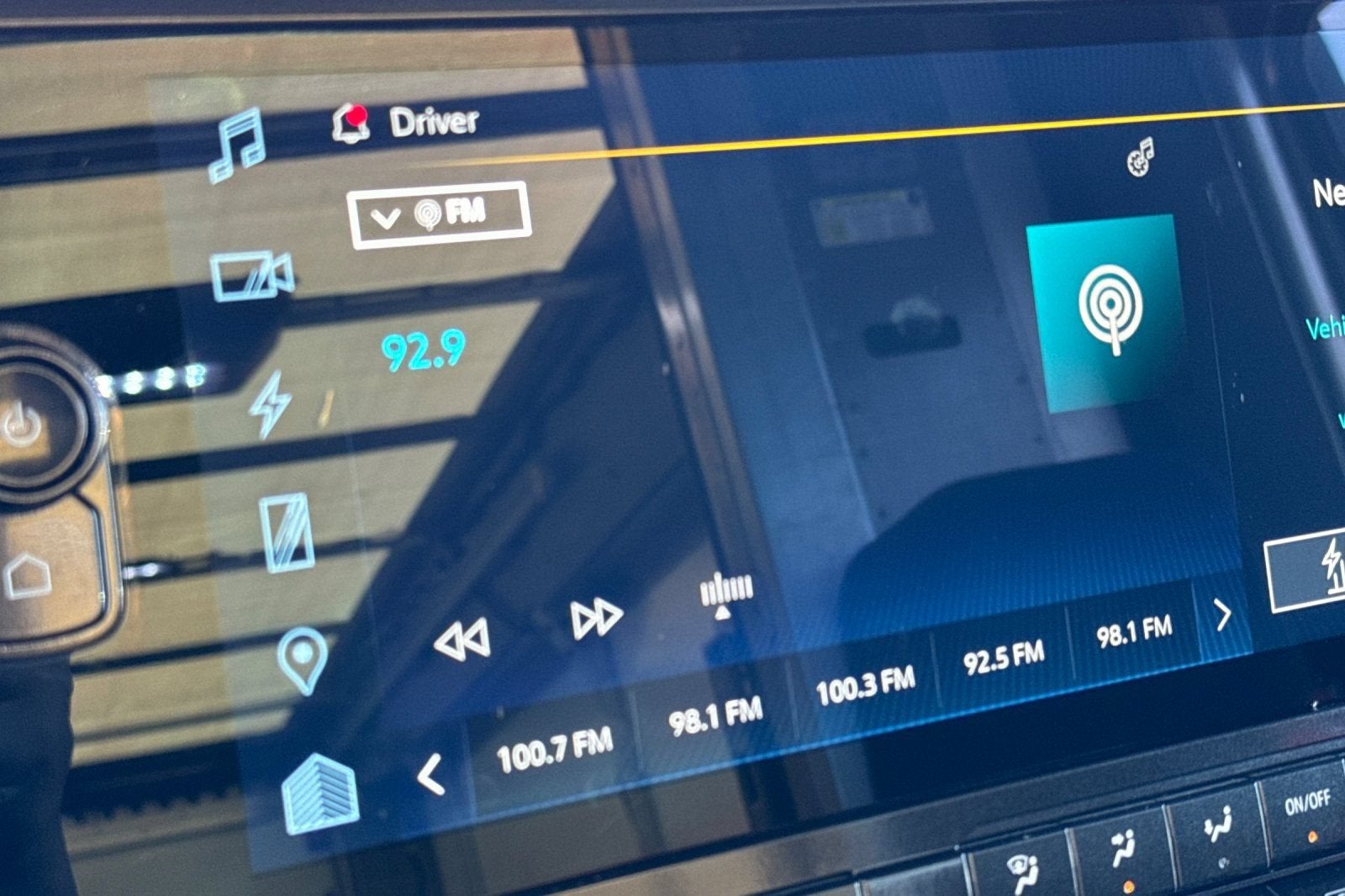 2023 BrightDrop Zevo 600 EJY