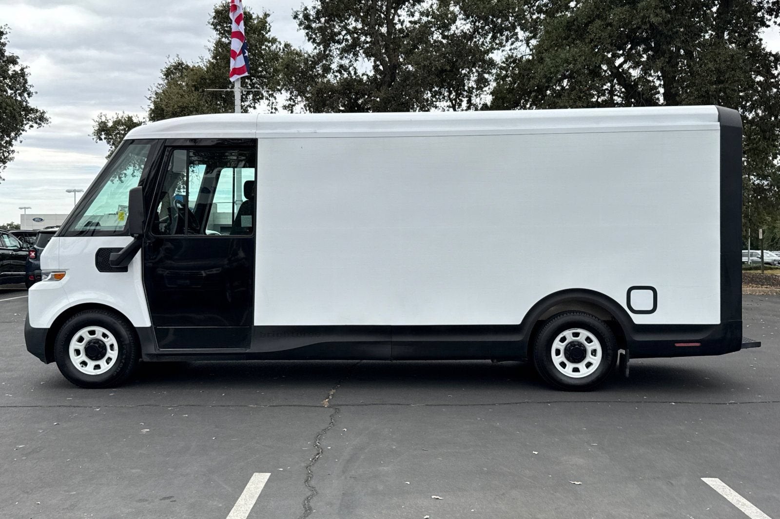 2023 BrightDrop Zevo 600 EJY
