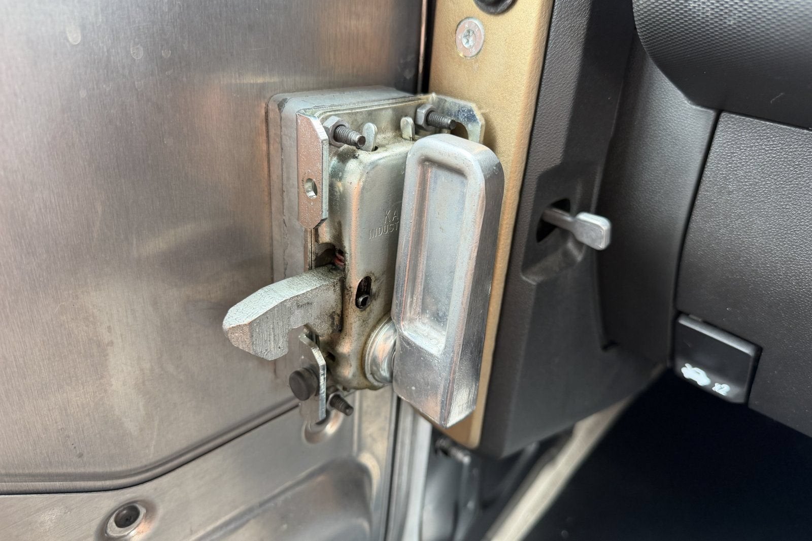 2023 BrightDrop Zevo 600 EJY