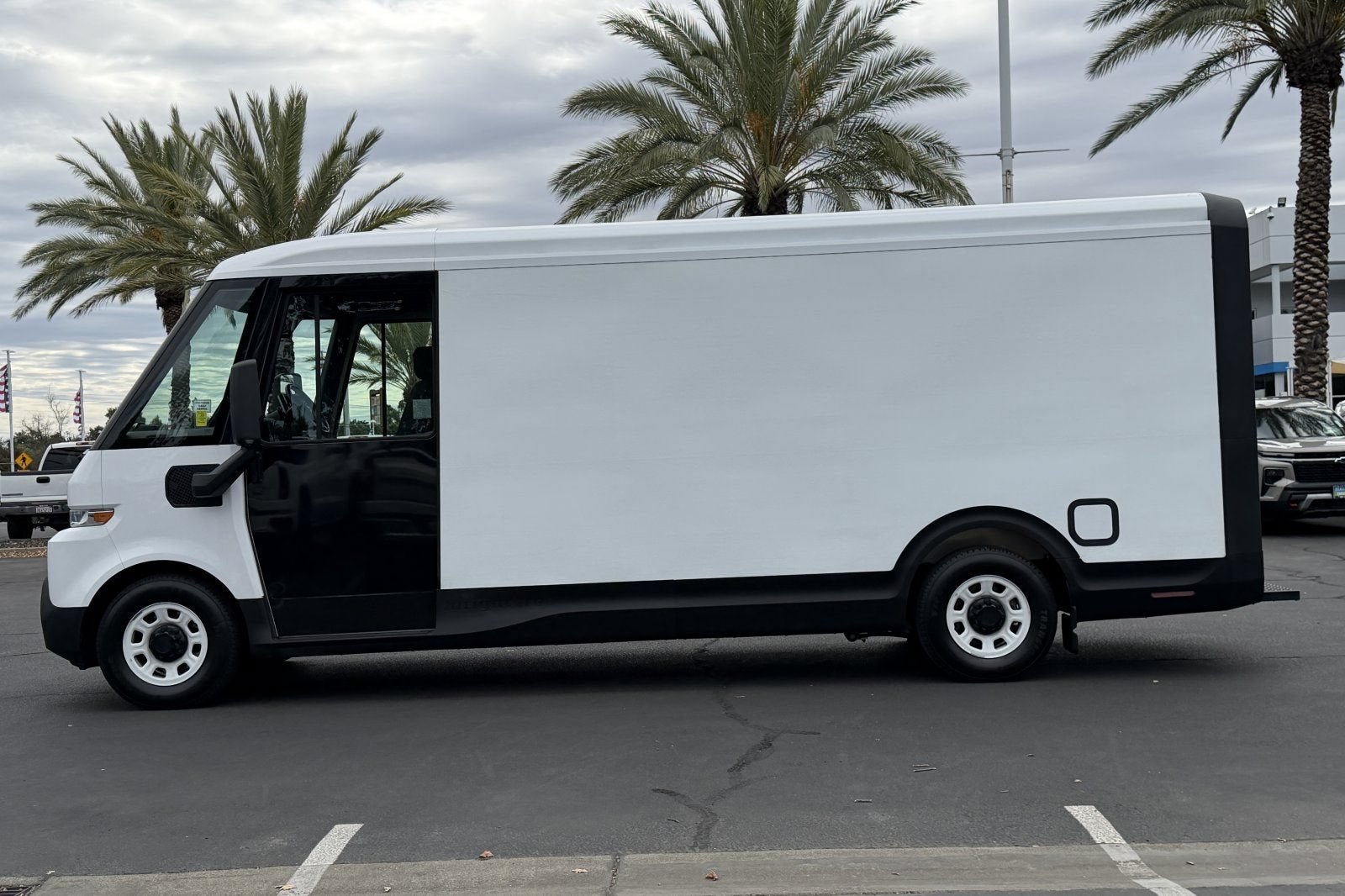 2023 BrightDrop Zevo 600 EJY