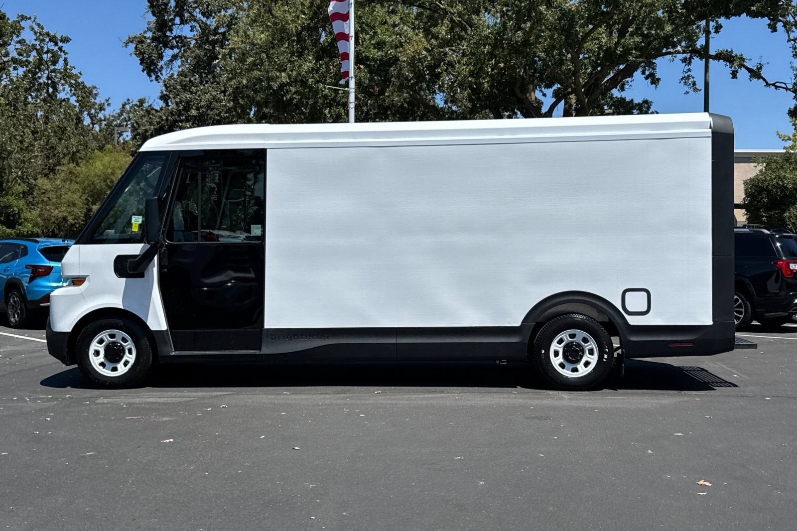 2023 BrightDrop Zevo 600 EJY