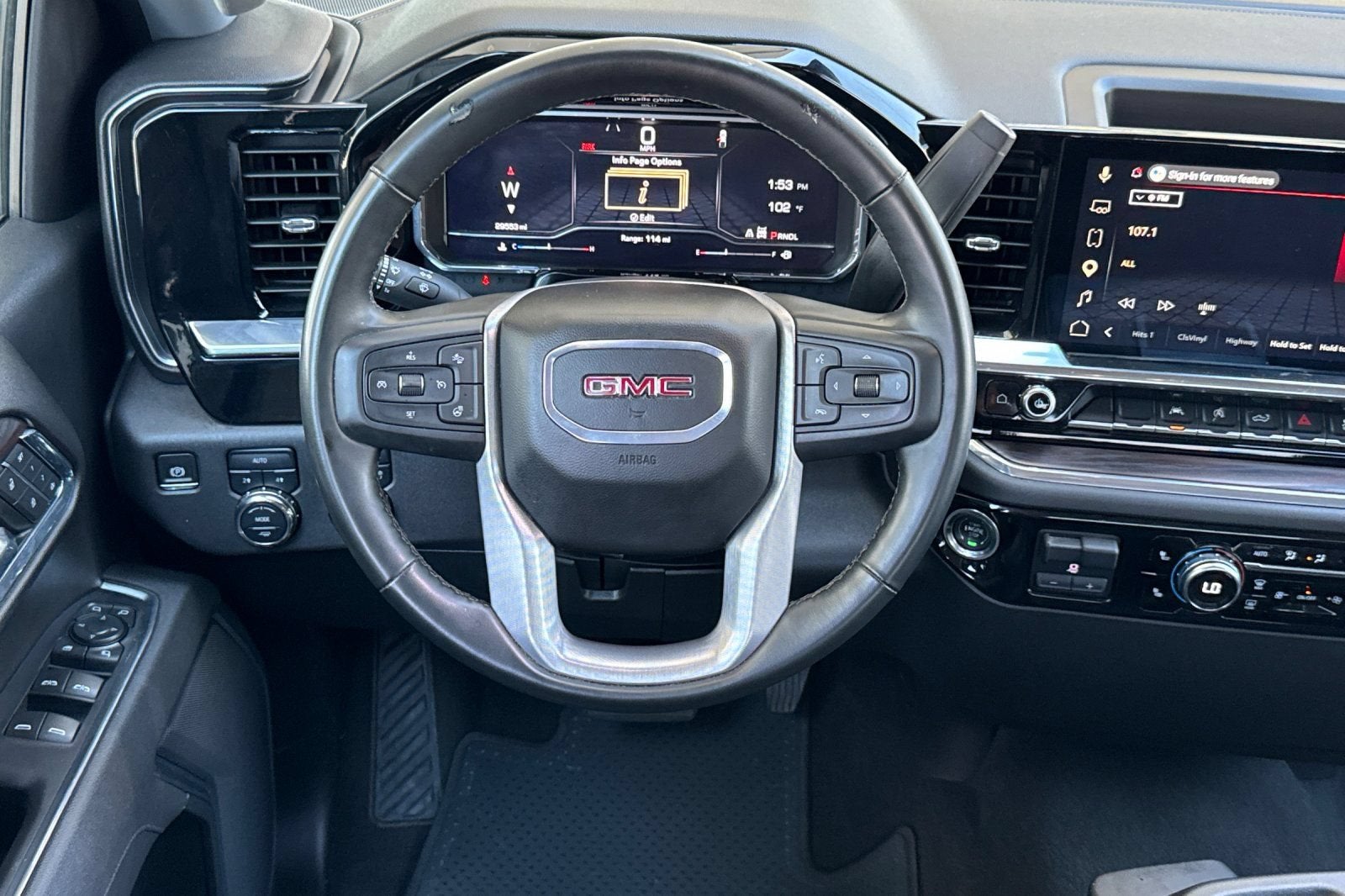 2025 GMC Sierra 1500 SLT