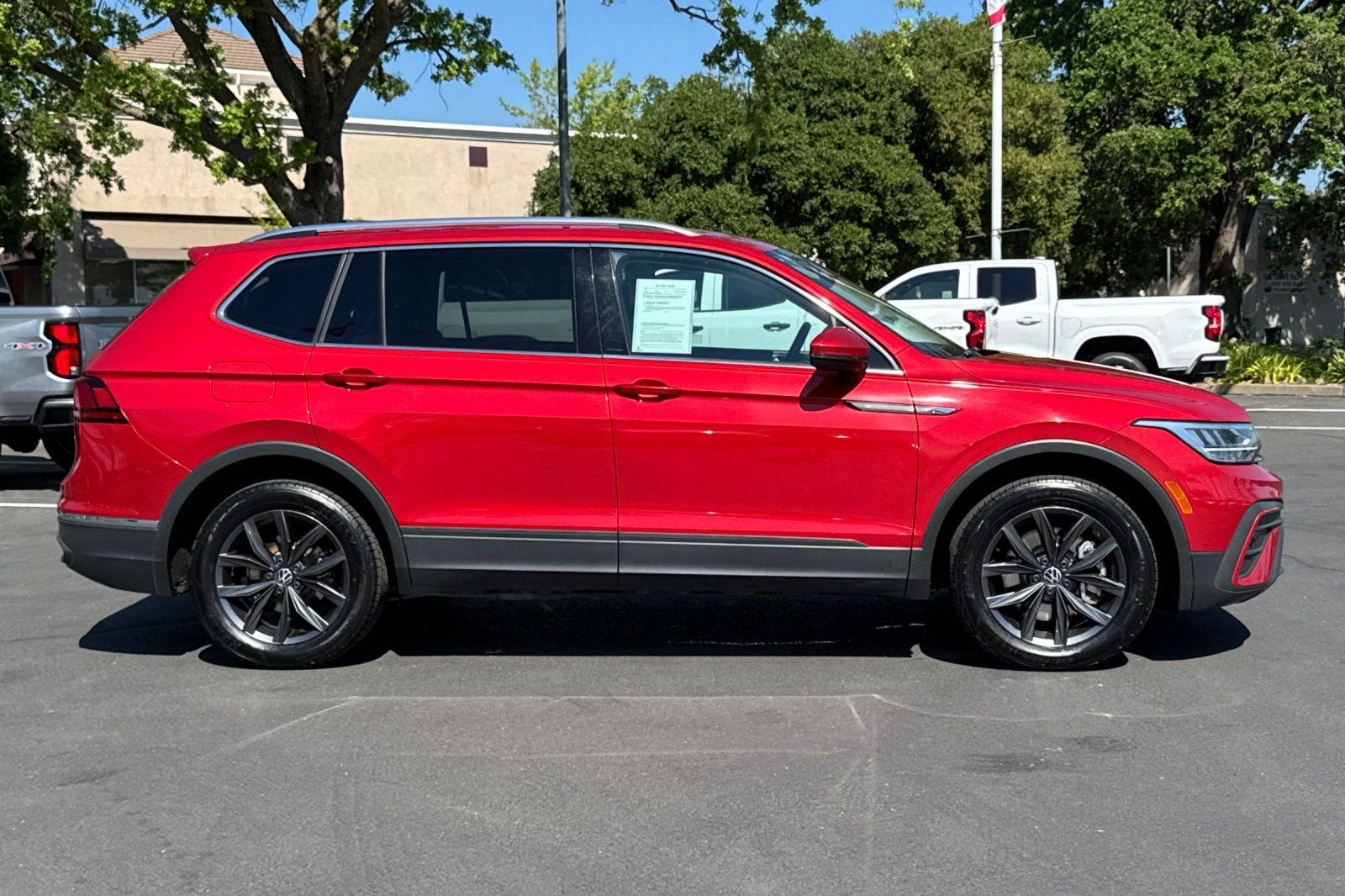 2023 Volkswagen Tiguan SE