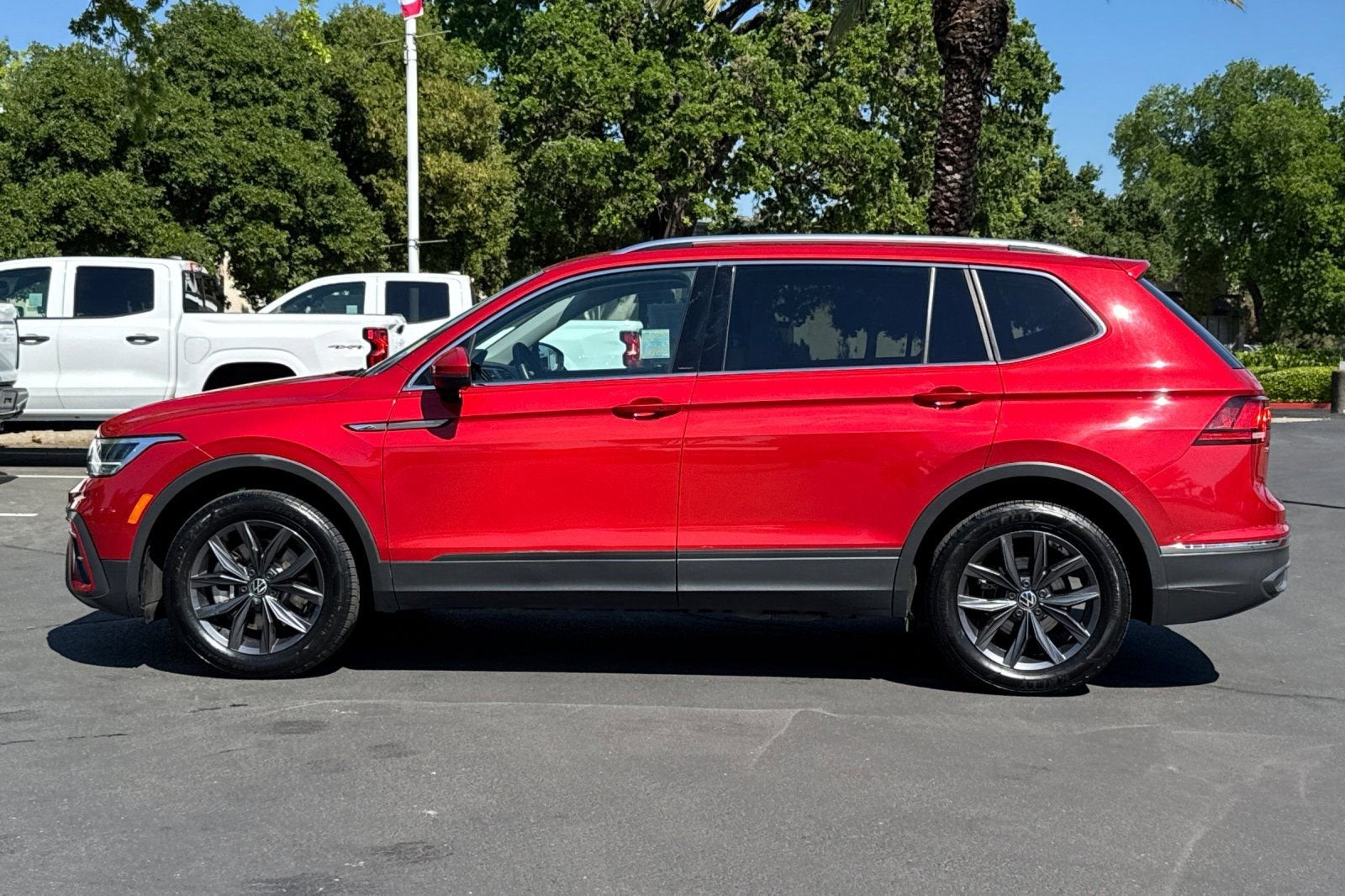 2023 Volkswagen Tiguan SE