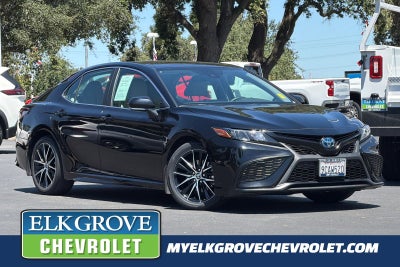 2022 Toyota Camry Hybrid SE