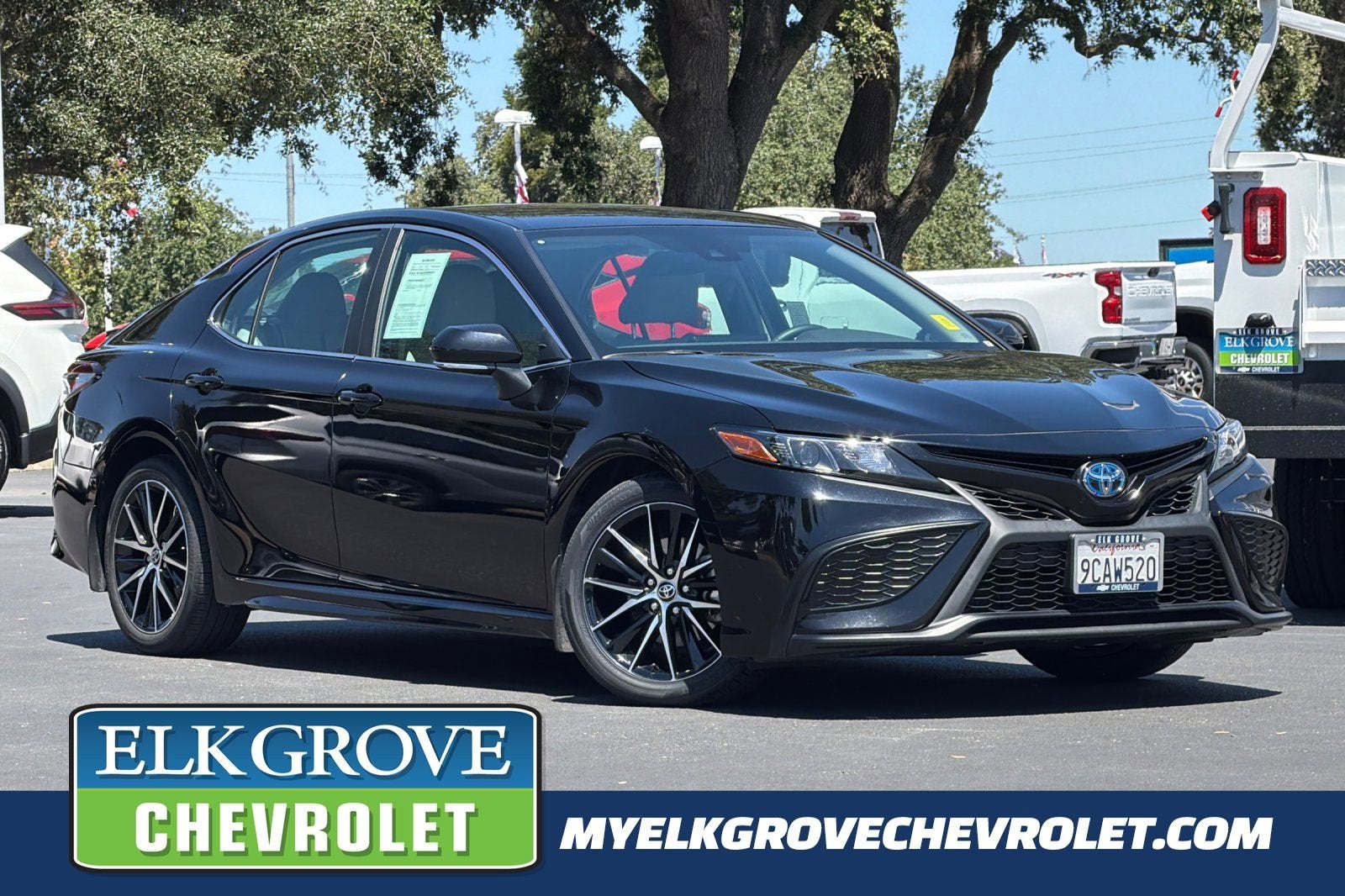 2022 Toyota Camry Hybrid SE