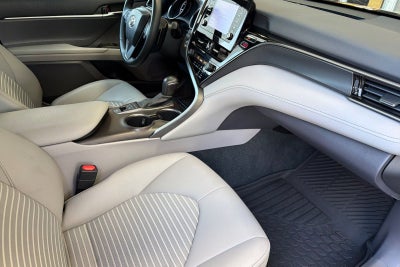 2022 Toyota Camry Hybrid SE