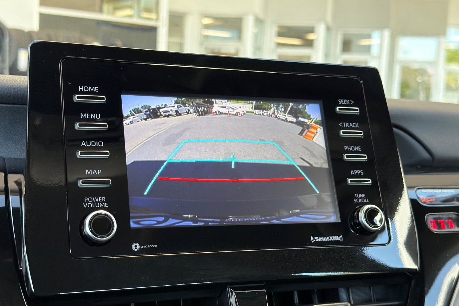 2022 Toyota Camry Hybrid SE