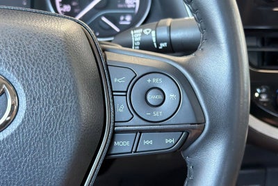 2022 Toyota Camry Hybrid SE