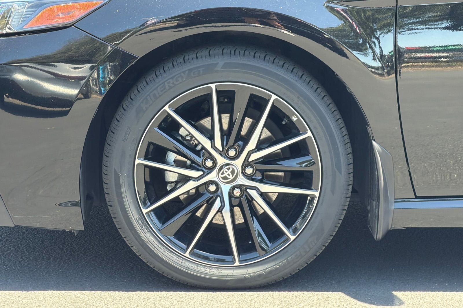 2022 Toyota Camry Hybrid SE