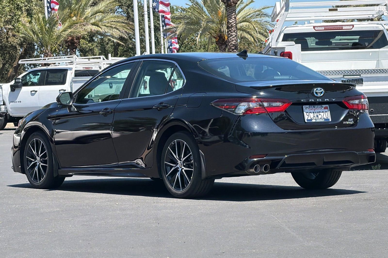 2022 Toyota Camry Hybrid SE