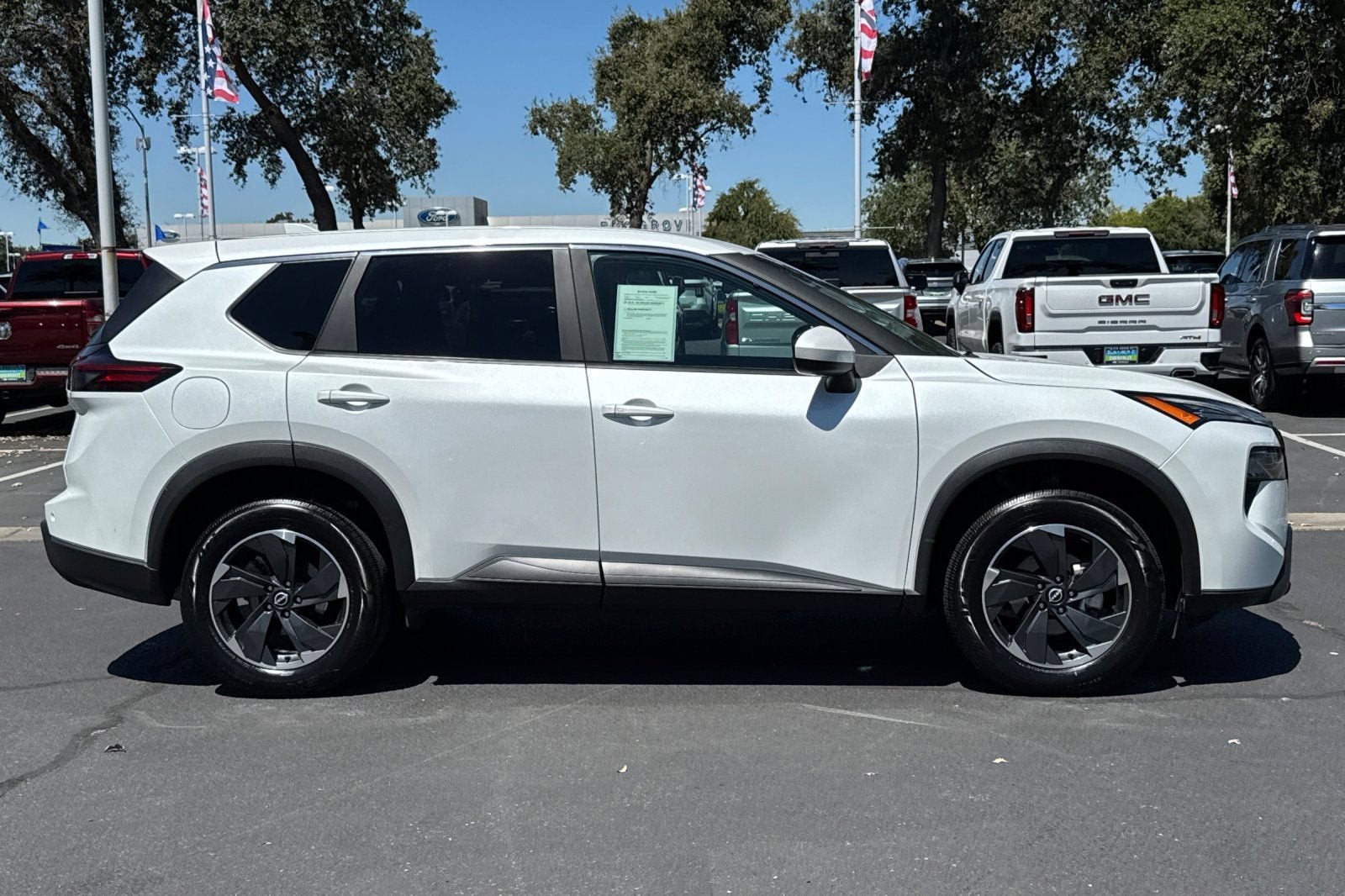 2024 Nissan Rogue SV FWD