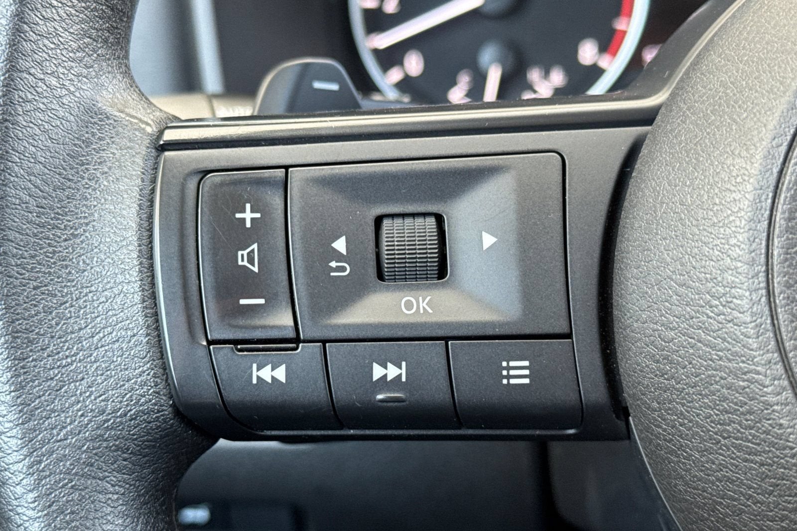 2024 Nissan Rogue SV FWD