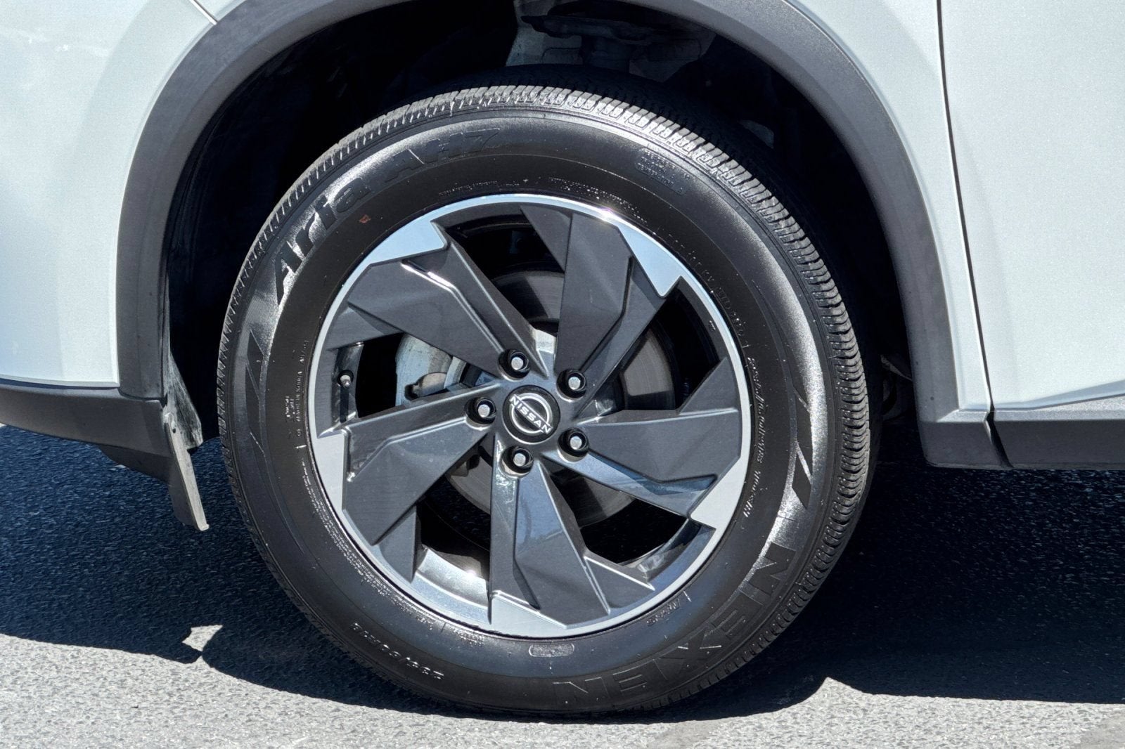 2024 Nissan Rogue SV FWD