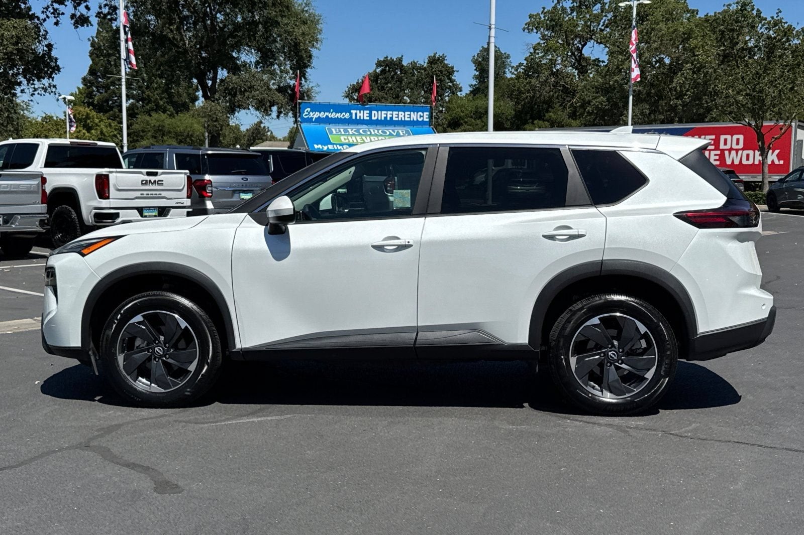 2024 Nissan Rogue SV FWD