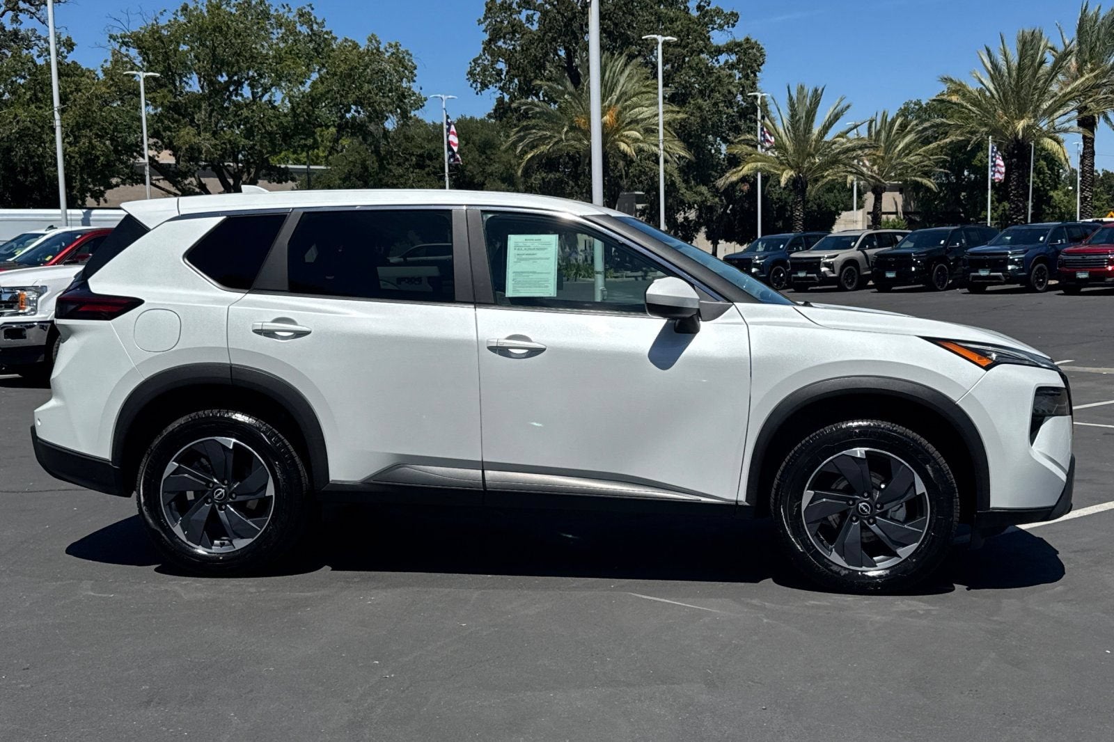 2024 Nissan Rogue SV FWD
