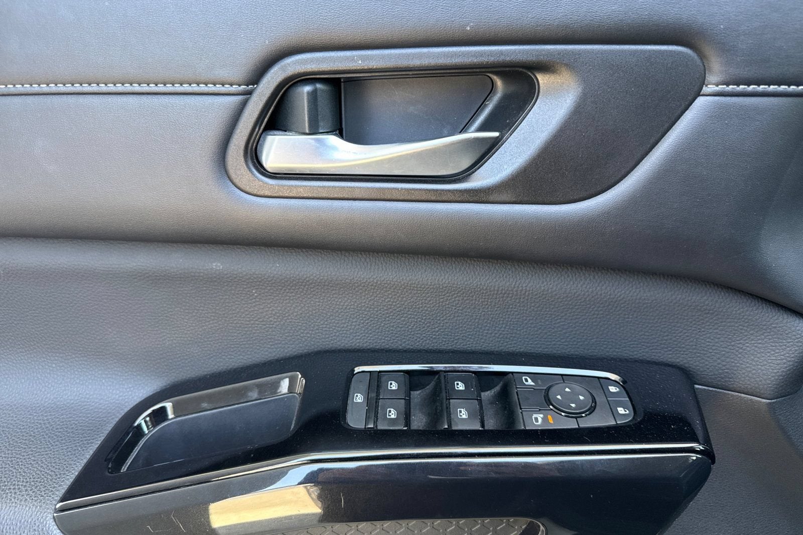 2022 Nissan Pathfinder S 4WD