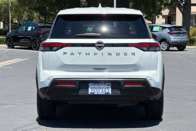 2022 Nissan Pathfinder S 4WD