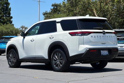 2022 Nissan Pathfinder S 4WD