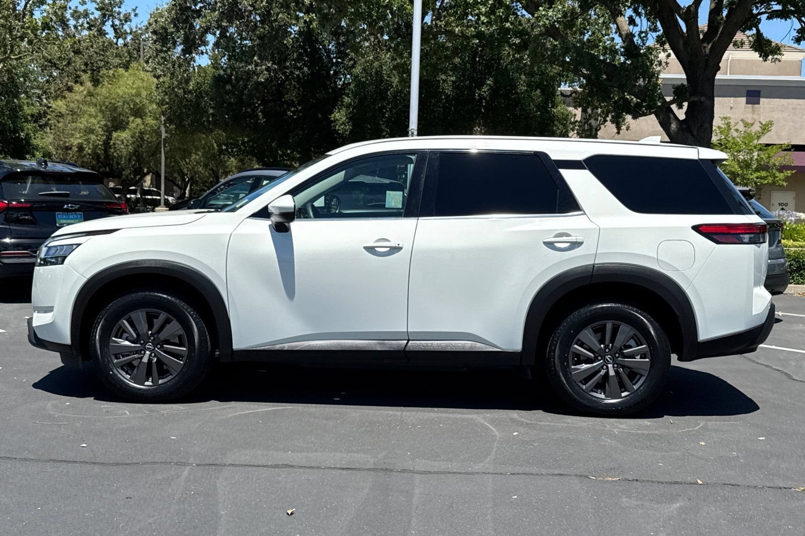 2022 Nissan Pathfinder S 4WD