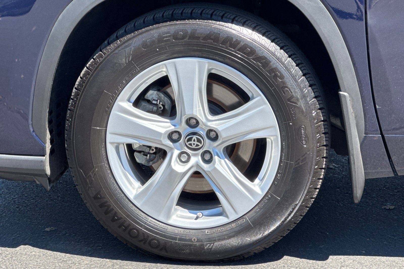 2023 Toyota Highlander LE