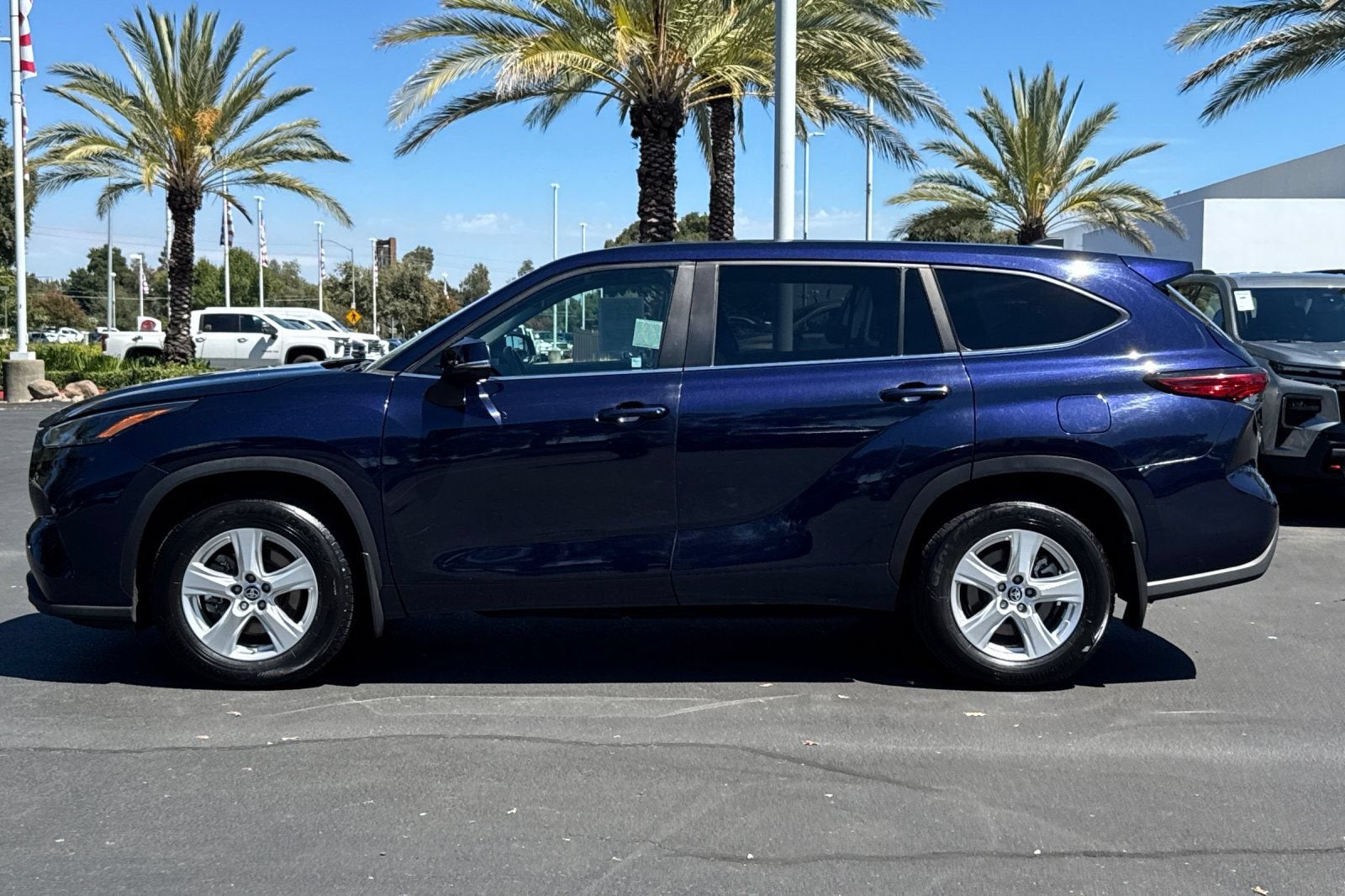 2023 Toyota Highlander LE