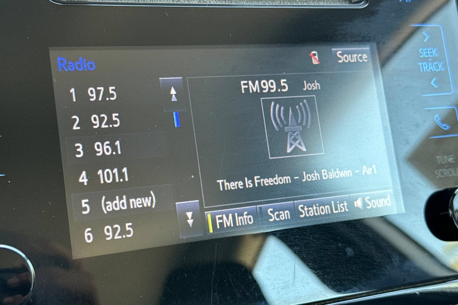 2019 Toyota Prius LE