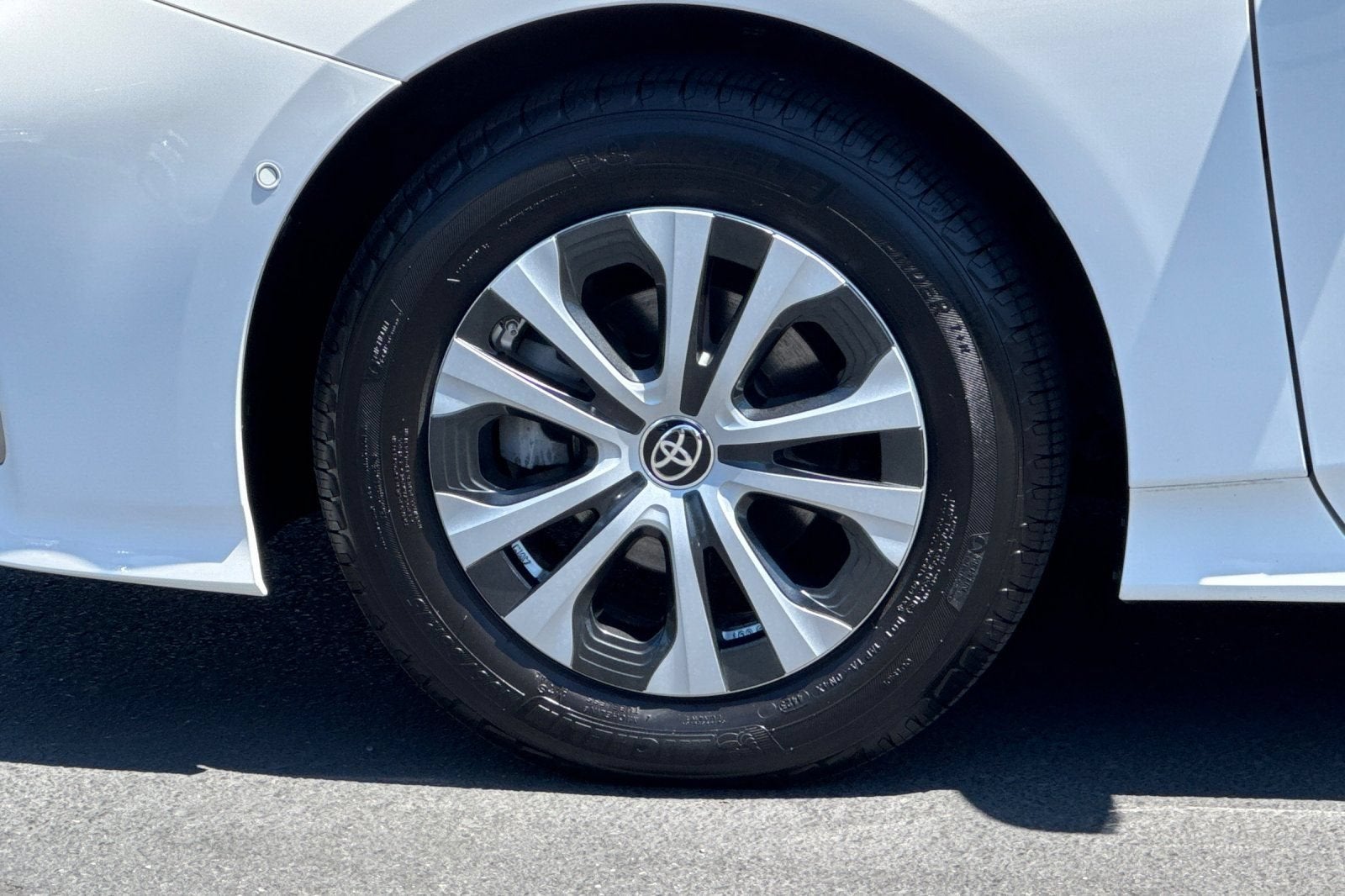 2019 Toyota Prius LE