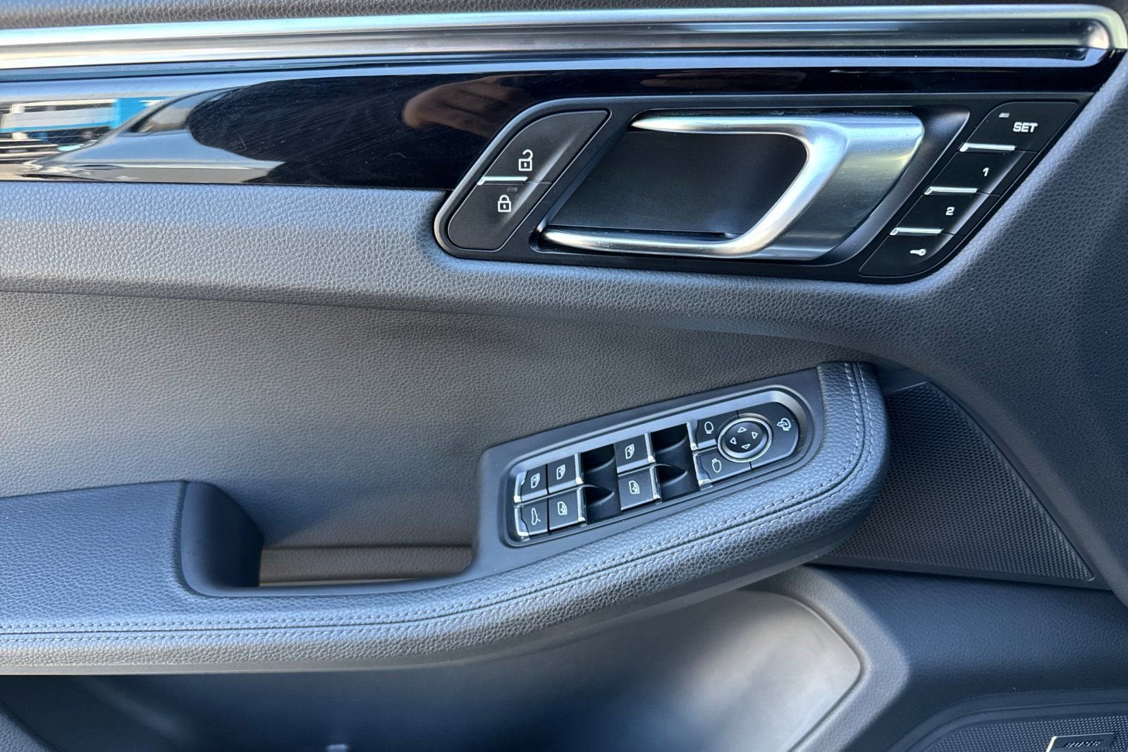 2024 Porsche Macan 4DR AWD