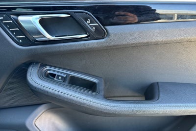 2024 Porsche Macan 4DR AWD
